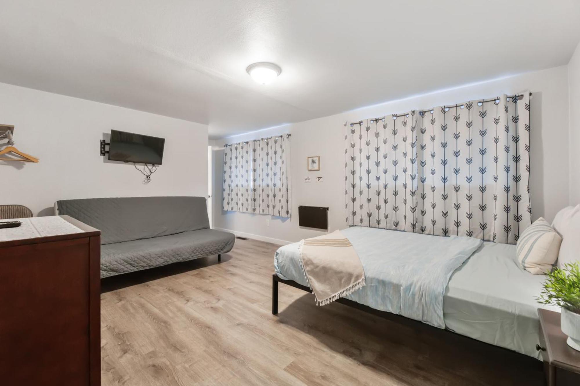 Rainier Guesthouse - Walk To Metro Сиатъл Екстериор снимка