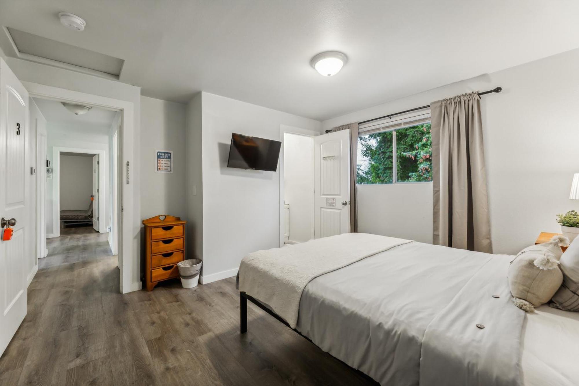 Rainier Guesthouse - Walk To Metro Сиатъл Екстериор снимка